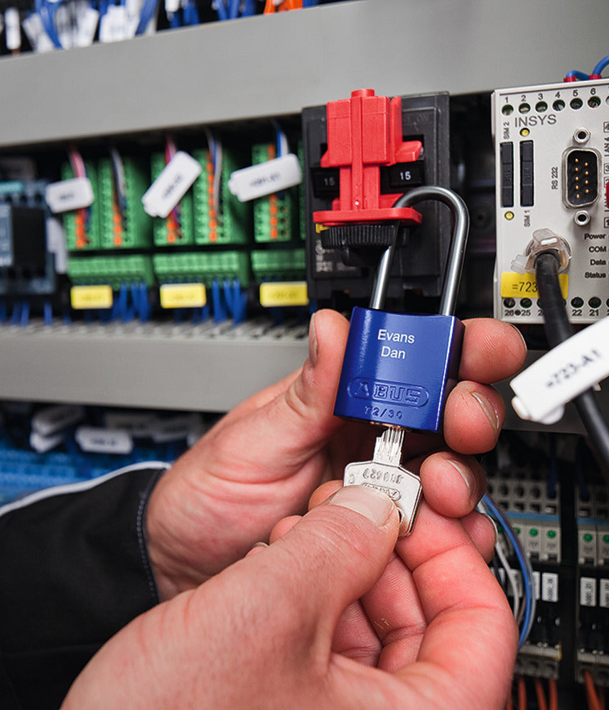 Lockout Multipolar Circuit Breaker- E202